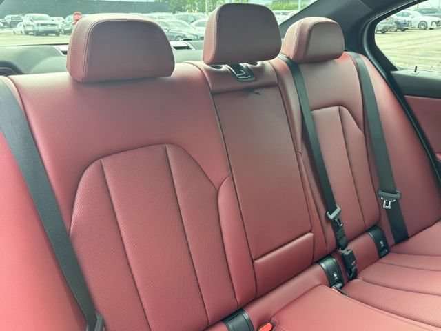 Used 2026 BMW 330i xDrive Sedan w/ Premium Package AWD/4WD image 32