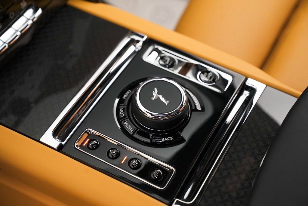 Certified 2024 Rolls-Royce Cullinan Black Badge w/ Driver's Package image 17