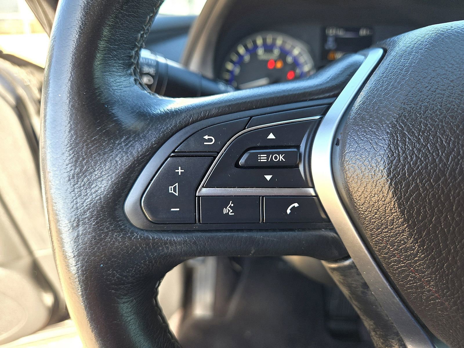 Used 2019 INFINITI Q60 3.0t Luxe w/ Essential Package image 13