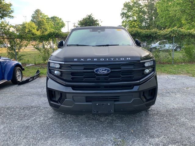 Used 2025 Ford Expedition Max Active AWD/4WD image 3