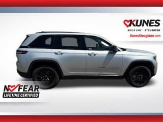 Used 2024 Jeep Grand Cherokee Altitude AWD/4WD image 11