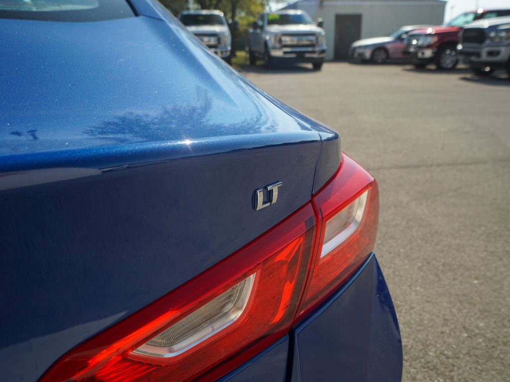 Used 2023 Chevrolet Malibu LT image 3