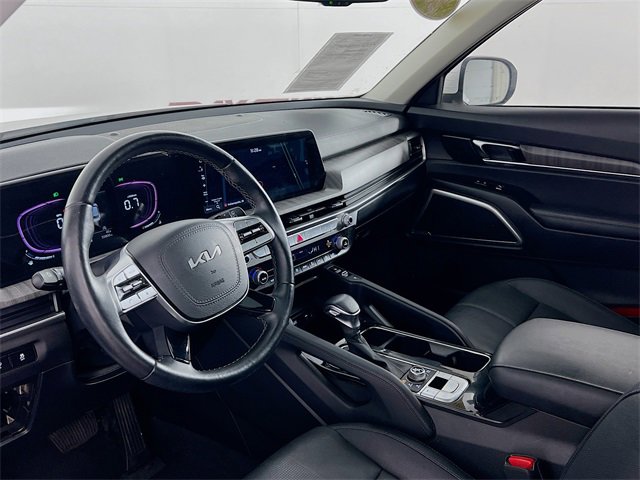 Used 2023 Kia Telluride EX w/ EX Captain's Chair Package image 38