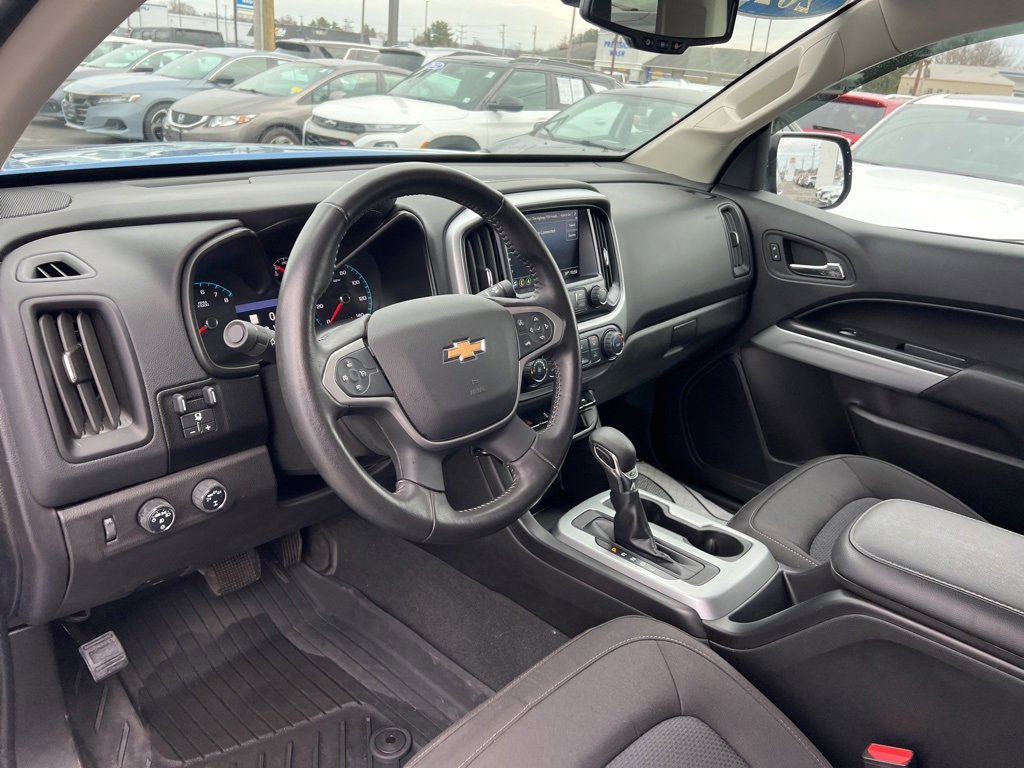 Used 2022 Chevrolet Colorado LT w/ Chrome Appearance Package image 9