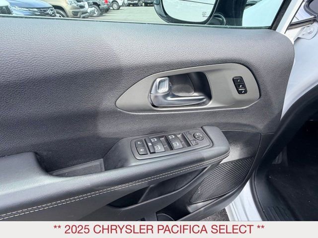 Certified 2025 Chrysler Pacifica Select image 21