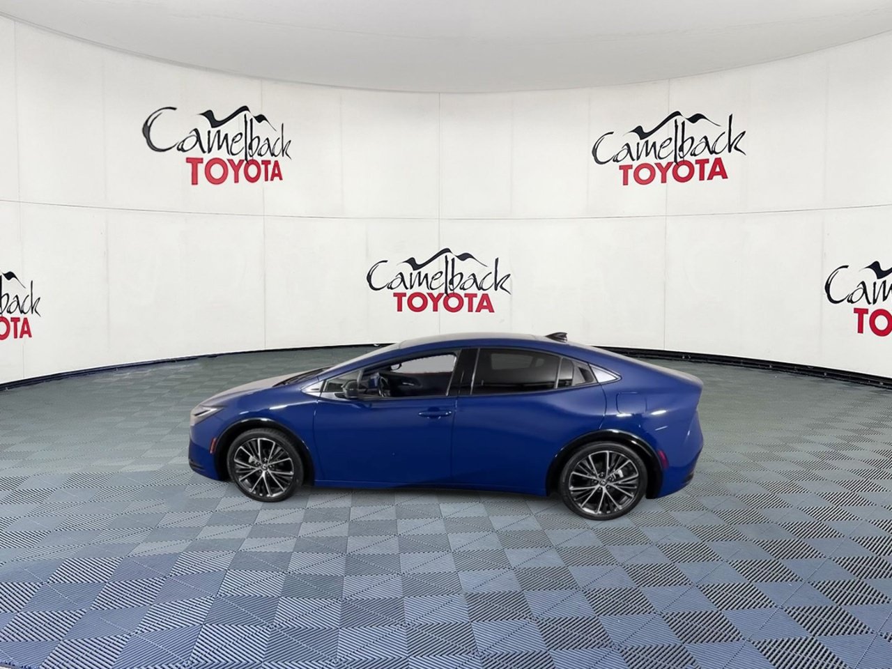 Used 2024 Toyota Prius Limited FWD image 7