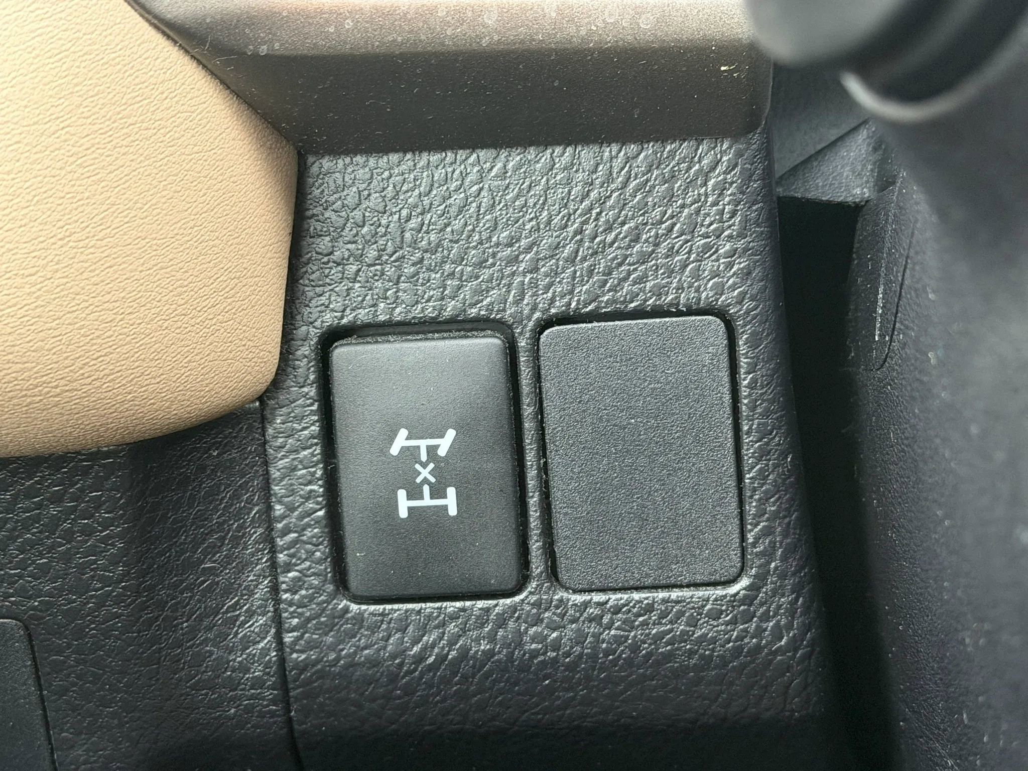 Used 2015 Toyota RAV4 XLE AWD/4WD image 18