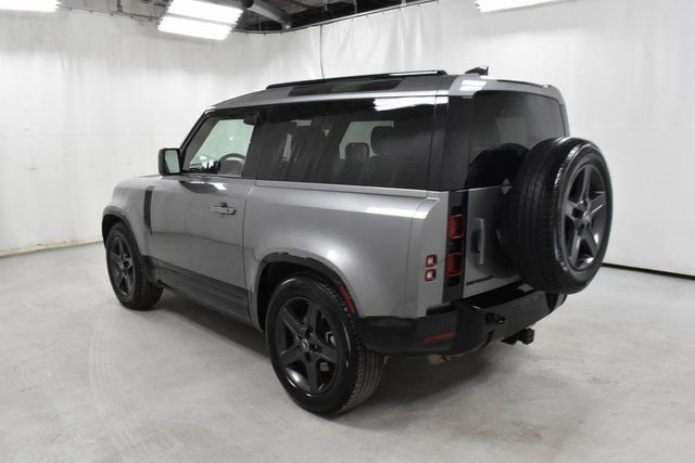 Used 2024 Land Rover Defender 90 X-Dynamic SE image 7