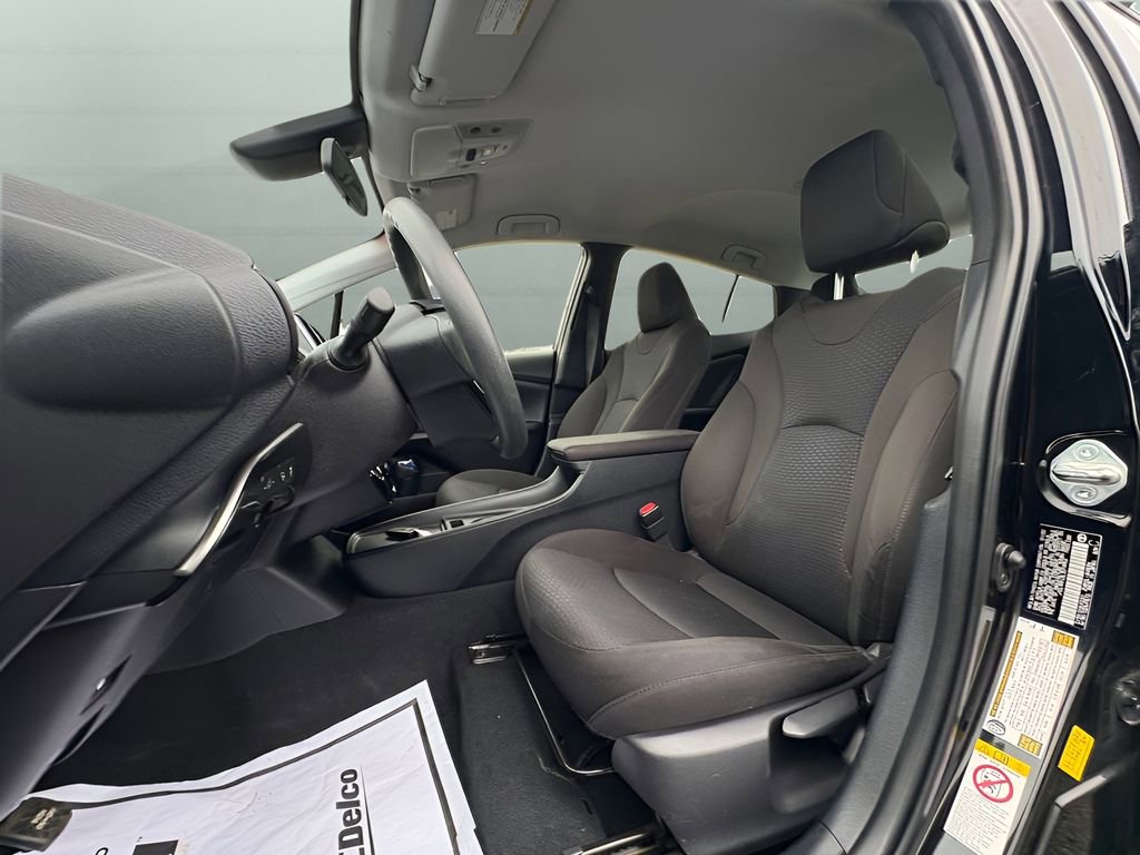 Used 2020 Toyota Prius LE image 22