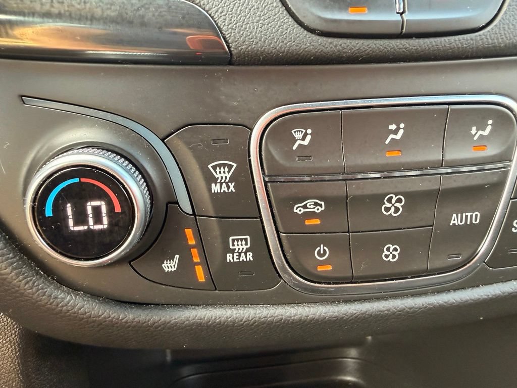 Used 2022 Chevrolet Equinox RS w/ Infotainment Package AWD/4WD image 23
