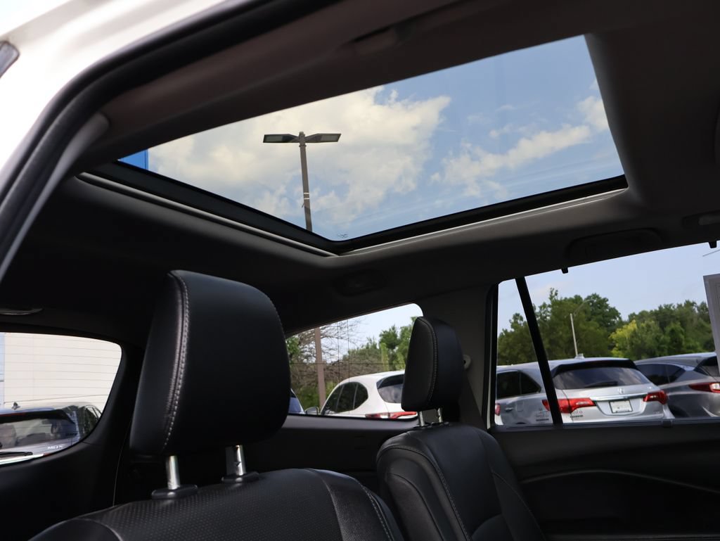 Certified 2017 Honda Pilot Elite image 13
