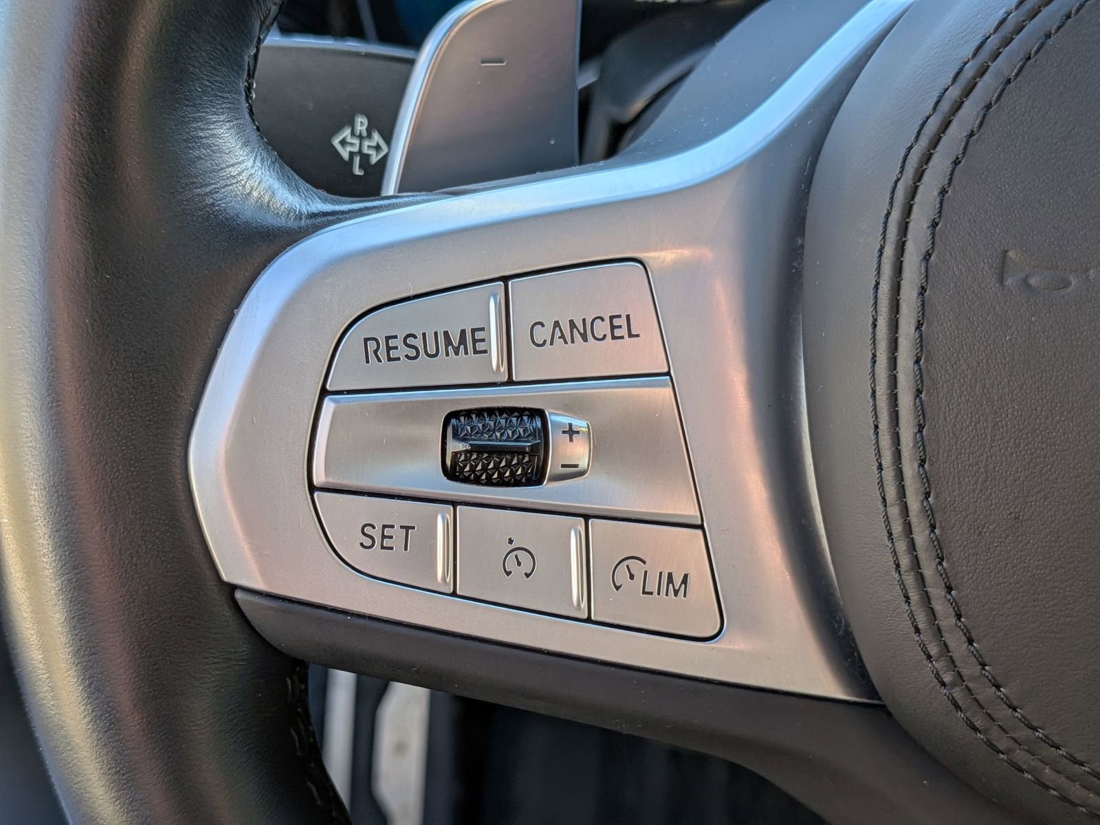 Used 2022 BMW 740i xDrive w/ M Sport Package image 18