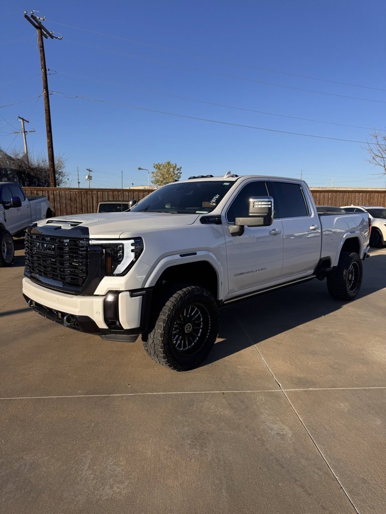Used 2024 GMC Sierra 2500 Denali Ultimate image 3