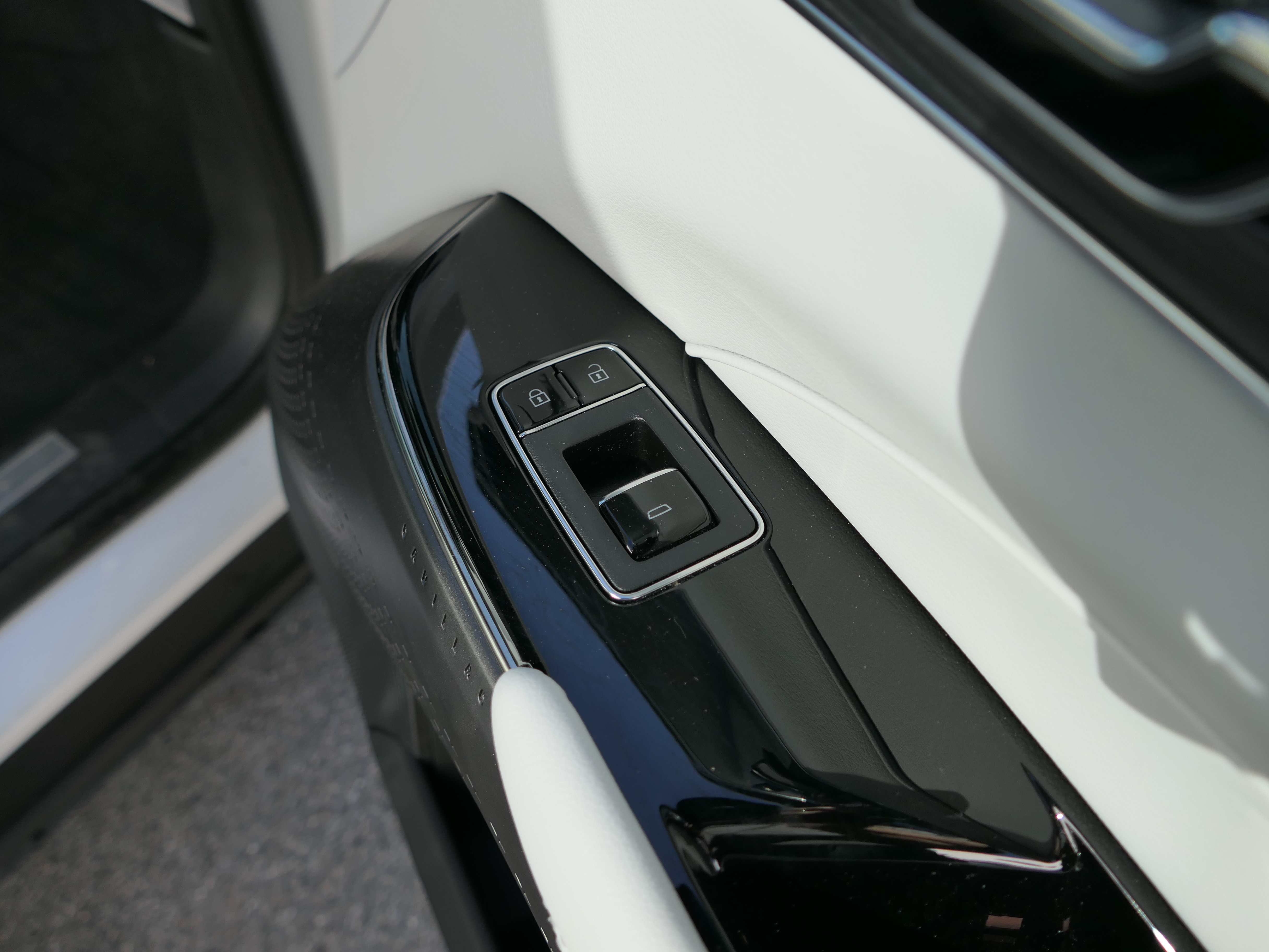 Certified 2024 Cadillac Lyriq Sport AWD/4WD image 28