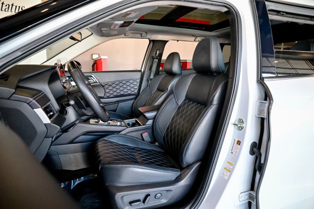 Used 2023 Mitsubishi Outlander SEL 40th Anniversary image 16