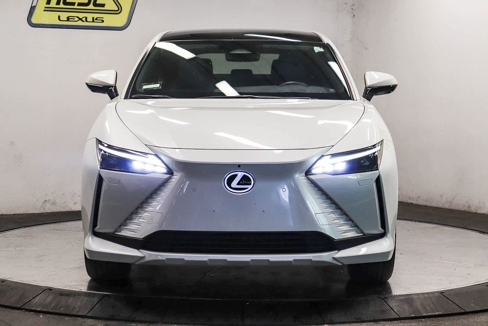 Used 2023 Lexus RZ 450e Premium w/ Technology Package AWD/4WD image 6