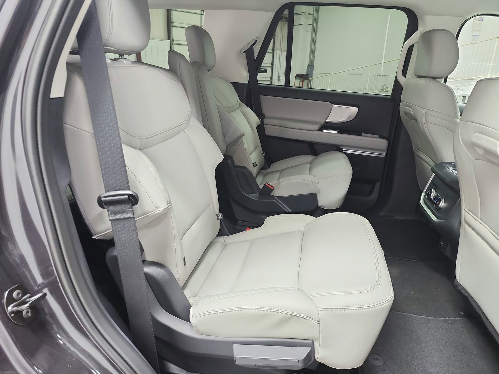New 2026 Ford Expedition Active image 41