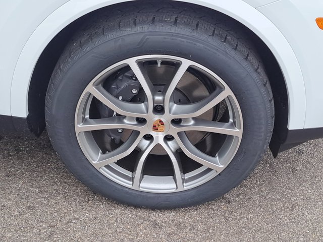 Used 2026 Porsche Cayenne AWD/4WD image 11