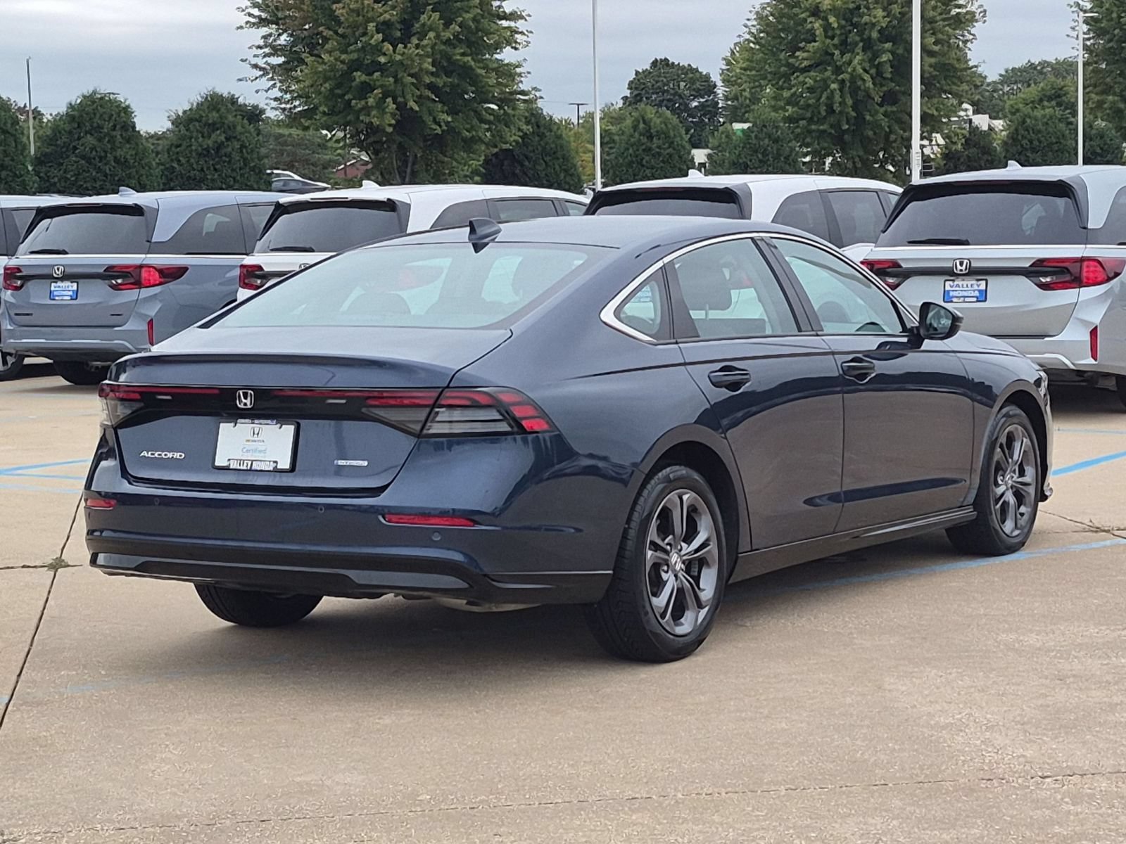 Used 2025 Honda Accord EX-L image 6