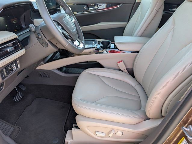 Used 2022 Lincoln Nautilus FWD w/ Premium Package image 14