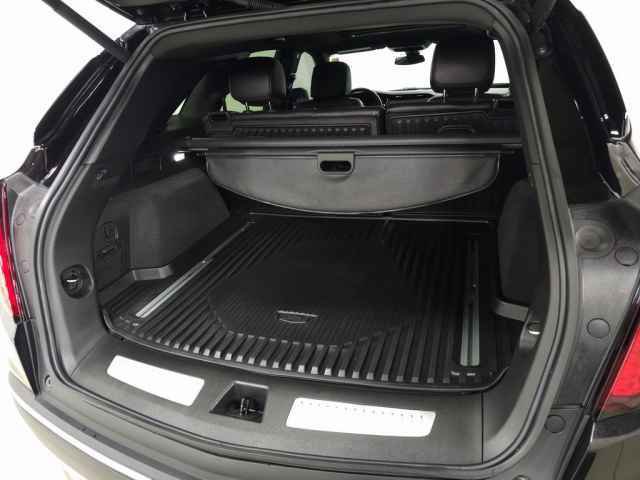 Certified 2025 Cadillac XT5 Premium Luxury w/ LPO, Floor Liner Package image 8