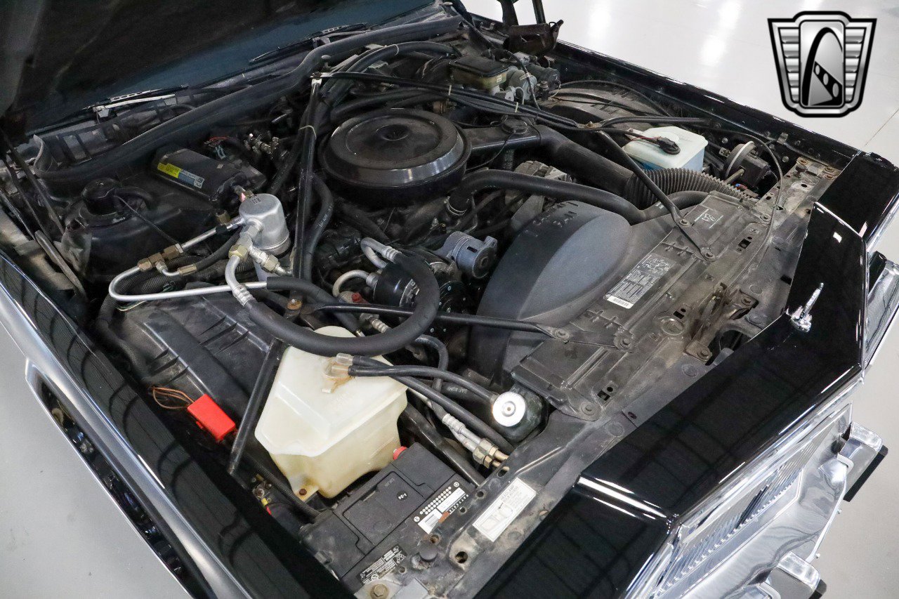 Used 1992 Cadillac Brougham image 12