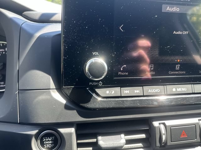 Used 2024 Nissan Pathfinder S AWD/4WD image 14