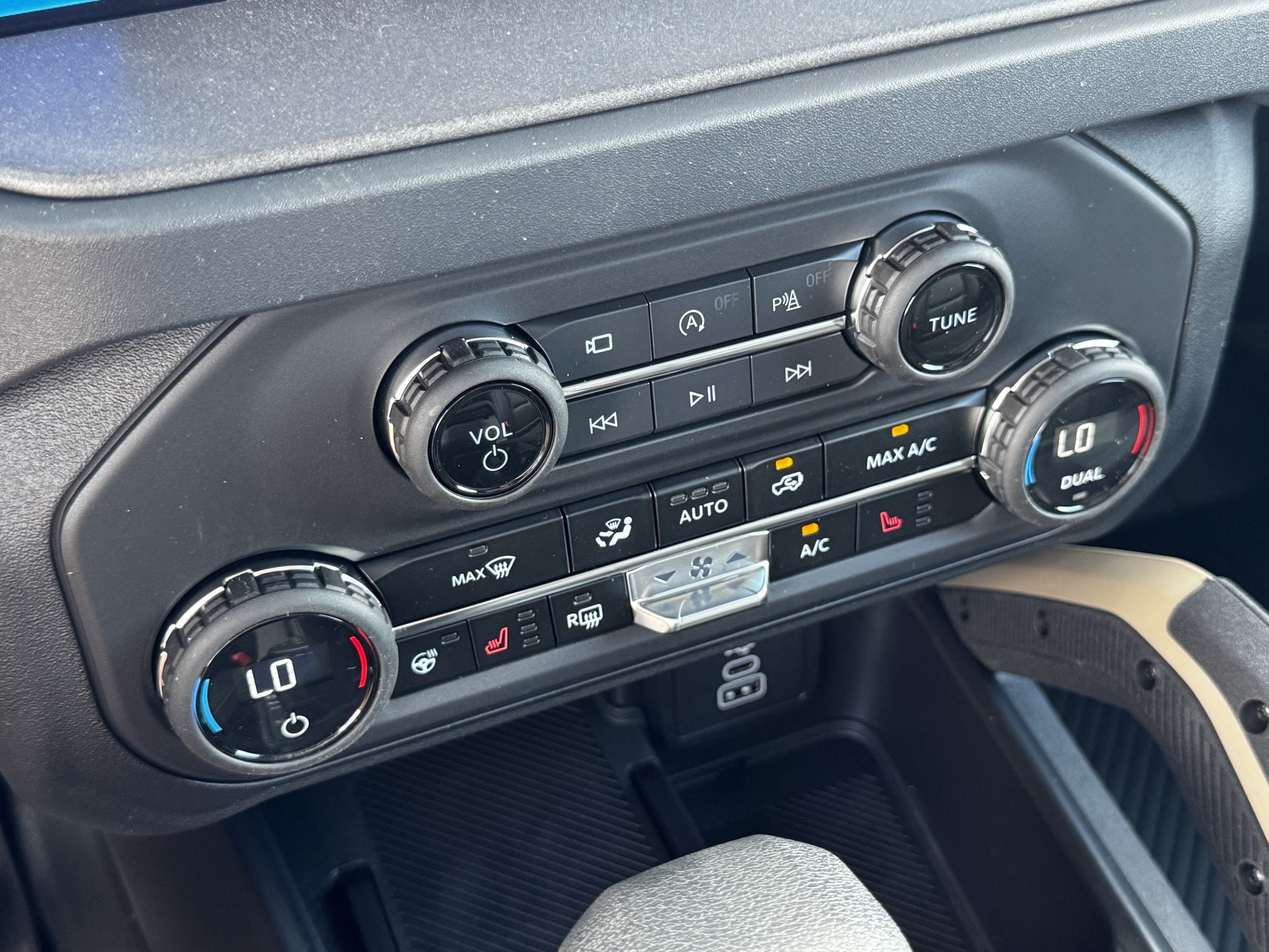 New 2026 Ford Bronco Badlands AWD/4WD image 19