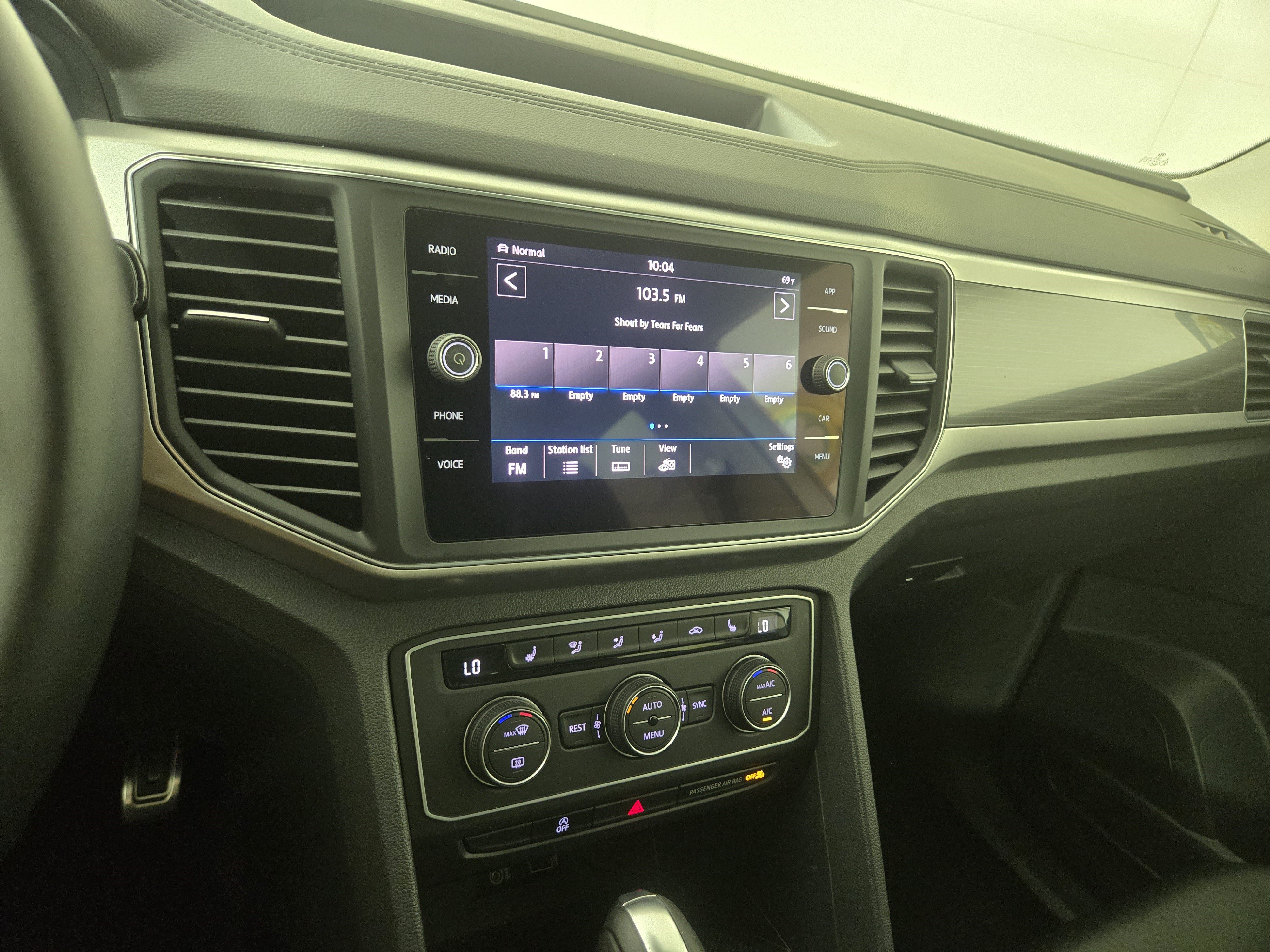 Used 2018 Volkswagen Atlas SE AWD/4WD image 22
