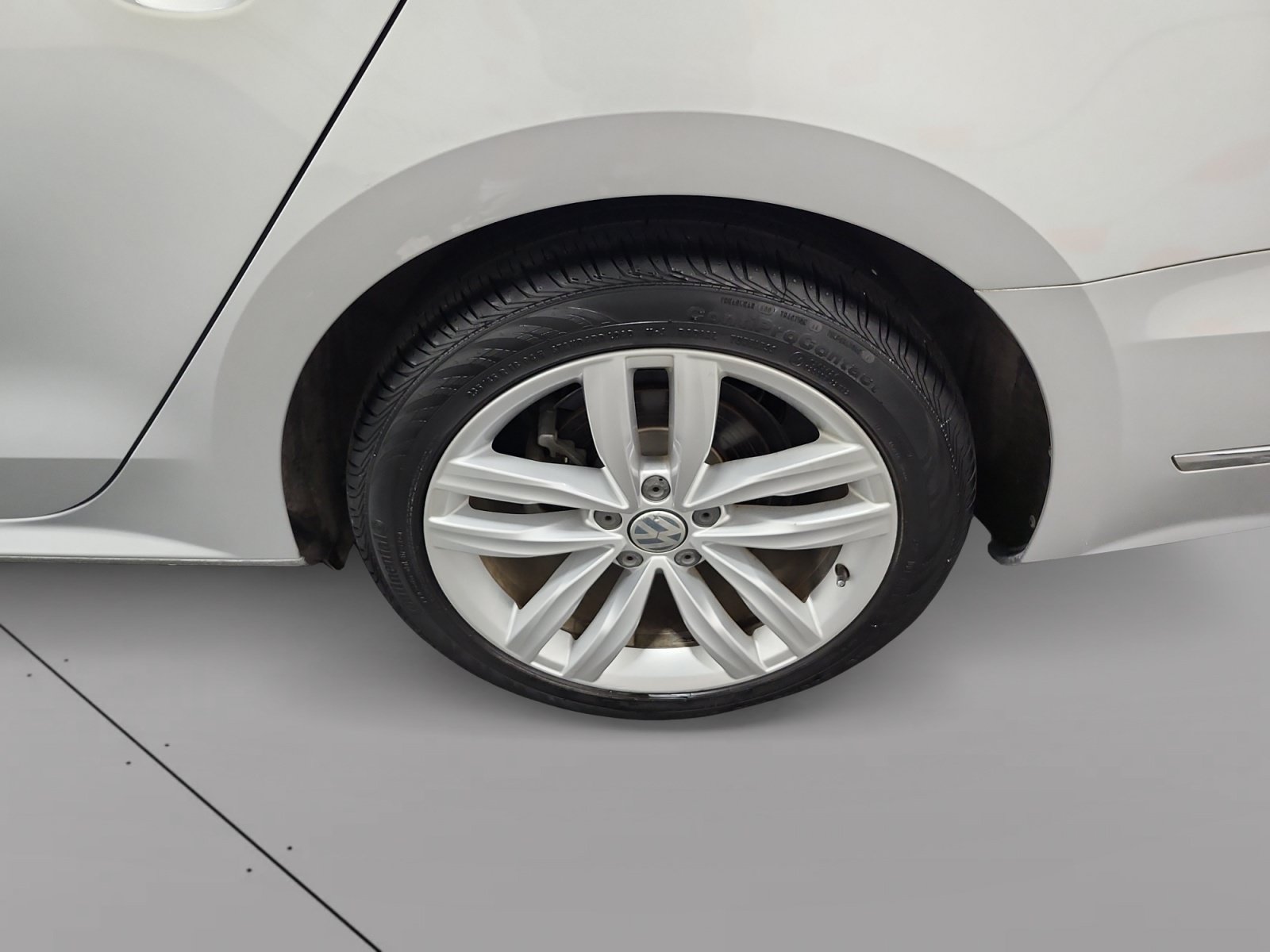 Used 2019 Volkswagen Passat 2.0T Wolfsburg w/ Wheels & Sunroof Package FWD image 14