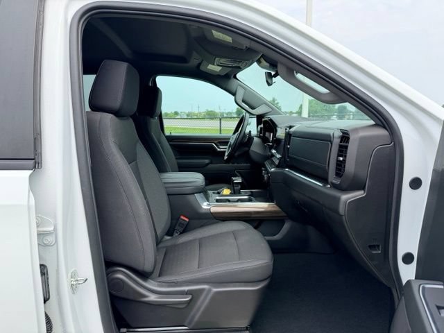 Certified 2024 Chevrolet Silverado 1500 LT w/ Z71 Off-Road Package AWD/4WD image 10