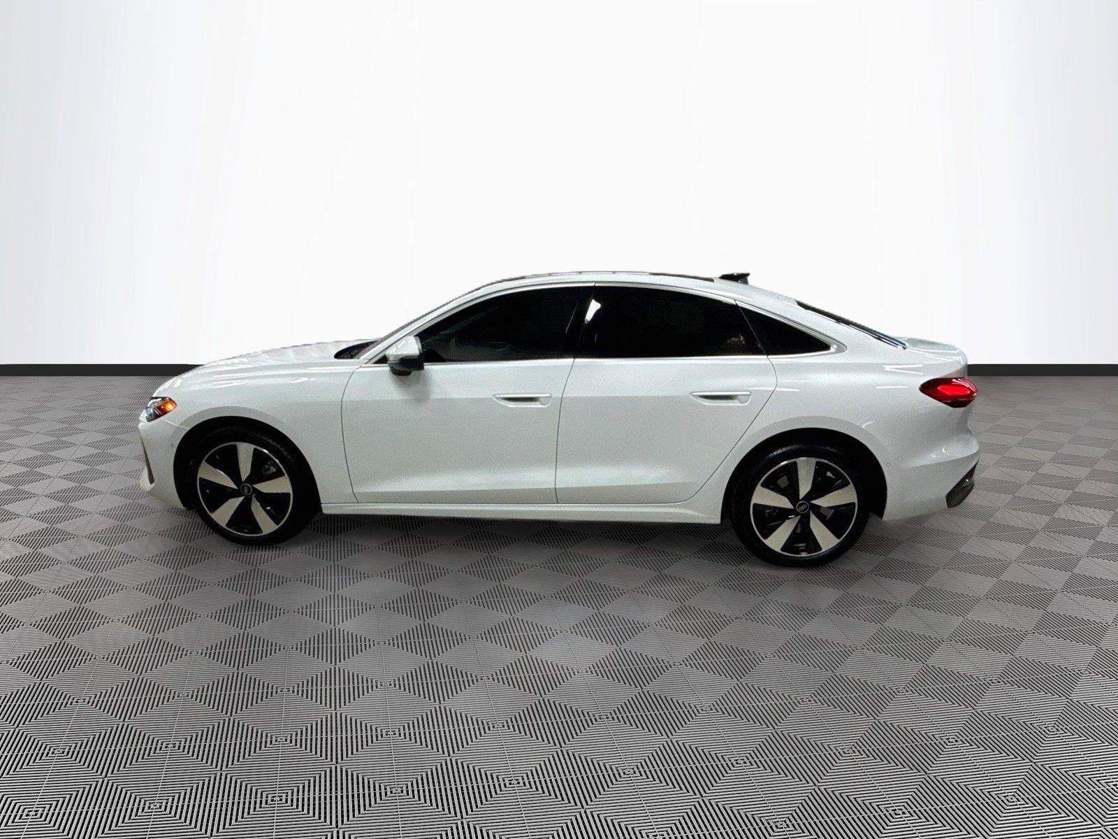 Used 2025 Audi A5 2.0T Premium Plus w/ Premium Plus AWD/4WD image 4