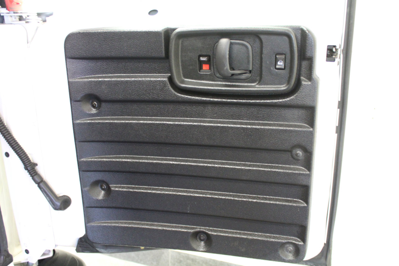 Used 2018 Chevrolet Express 2500 RWD 2500 135 w/ Driver Convenience Package image 26