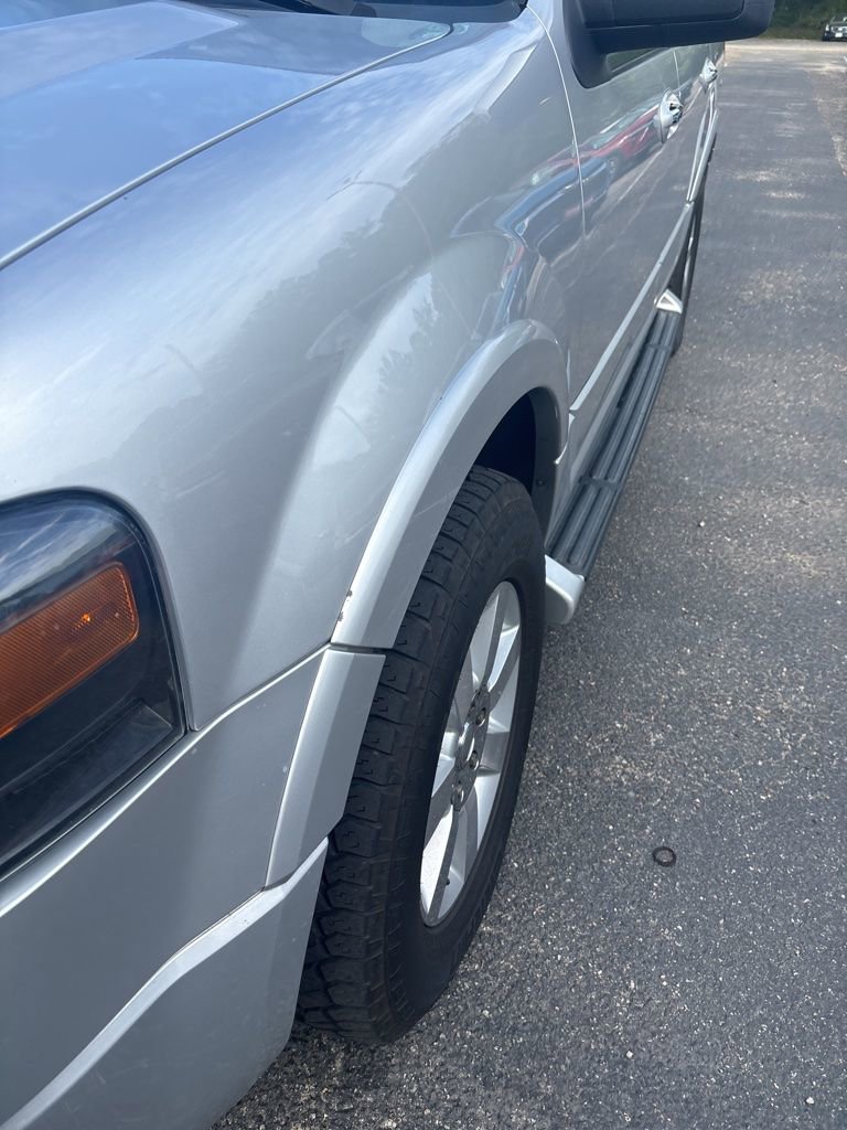 Used 2010 Ford Expedition Limited RWD image 2