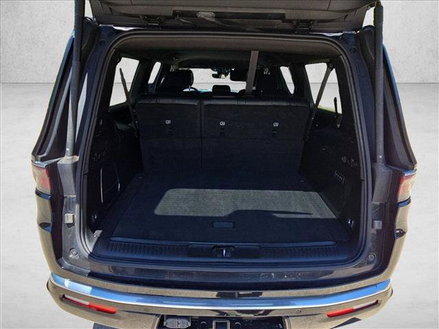Used 2024 Jeep Wagoneer L Series II AWD/4WD image 18