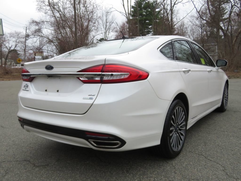 Used 2017 Ford Fusion SE image 5