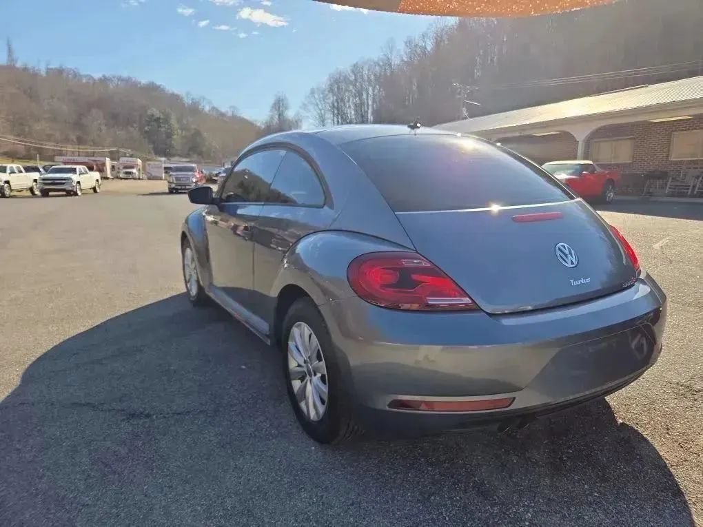 Used 2017 Volkswagen Beetle 1.8T FWD image 4