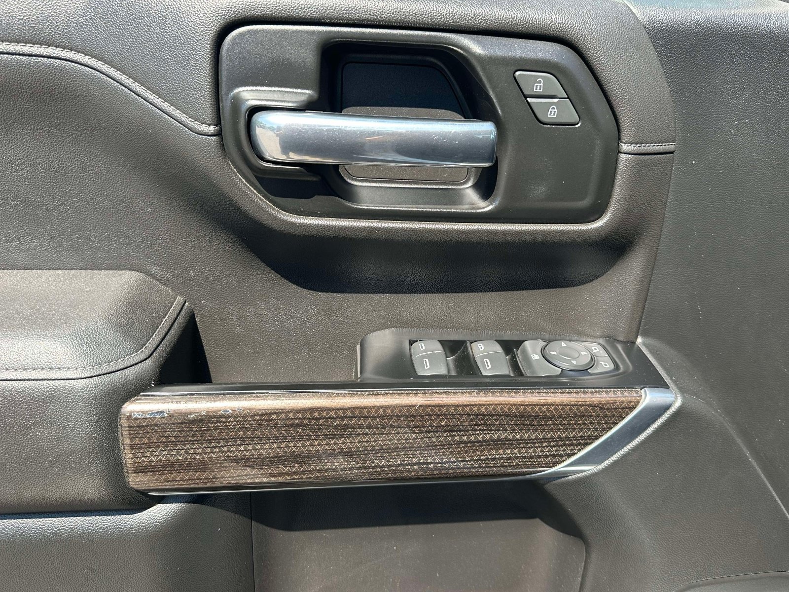 Used 2019 Chevrolet Silverado 1500 LT w/ All-Star Edition AWD/4WD image 19