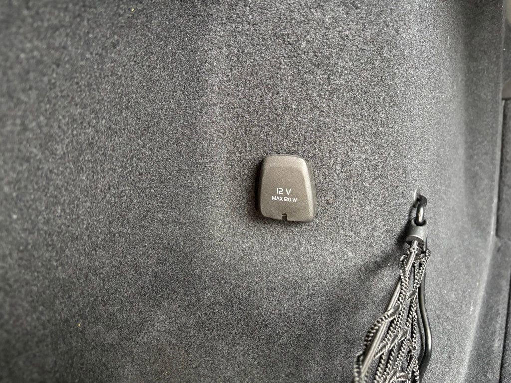 Used 2020 Volvo XC60 T5 Momentum image 27