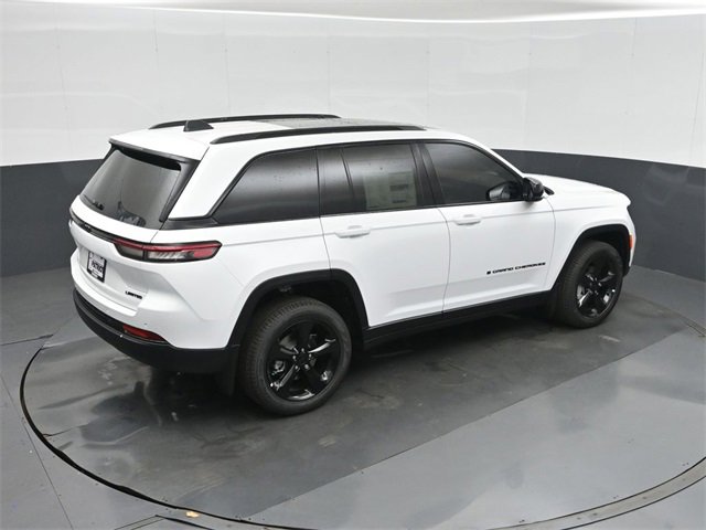 New 2025 Jeep Grand Cherokee Limited w/ Black Appearance Package image 27