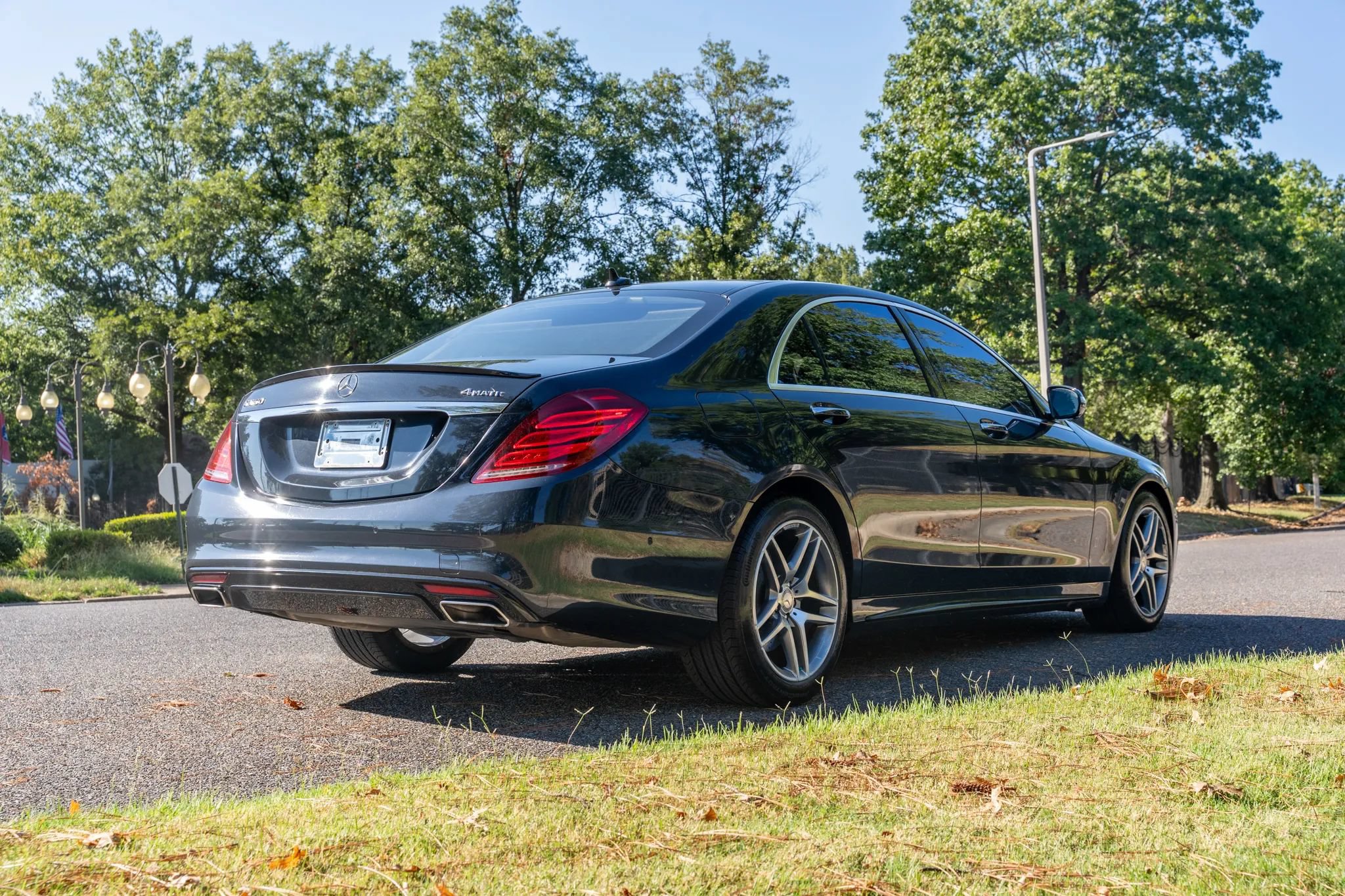 Used 2015 Mercedes-Benz S 550 4MATIC Sedan image 5