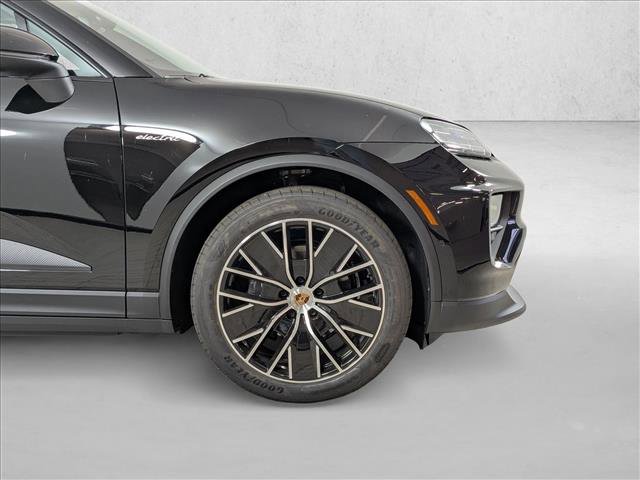 New 2026 Porsche Macan Electric image 11