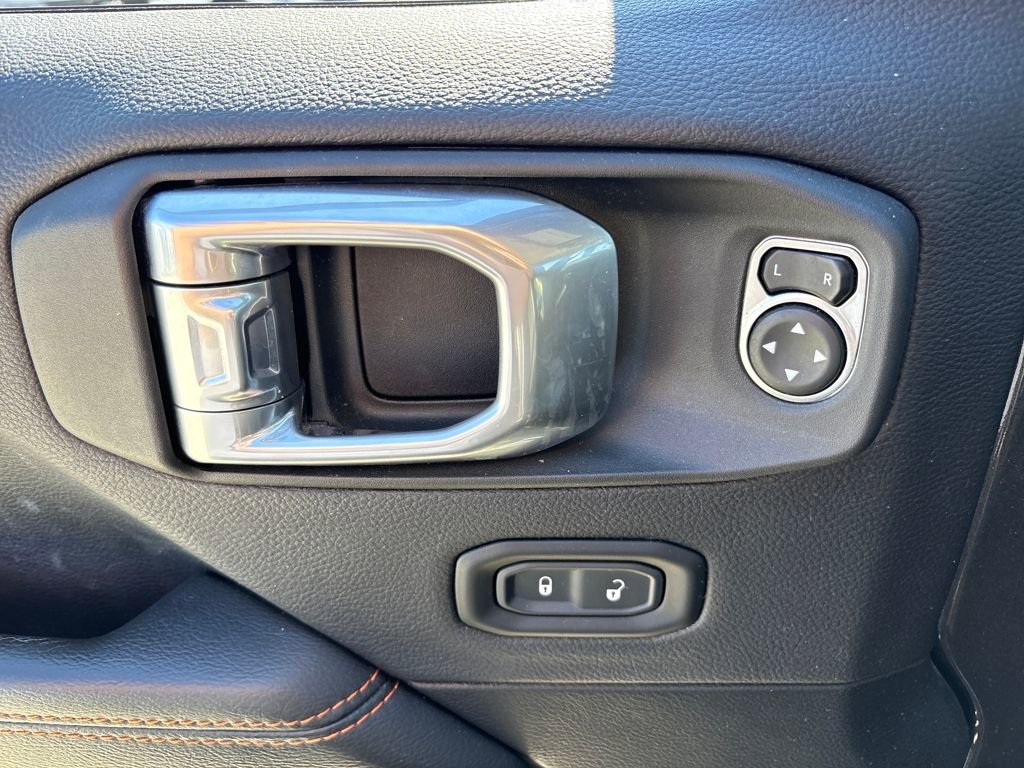 Used 2020 Jeep Gladiator Mojave image 17