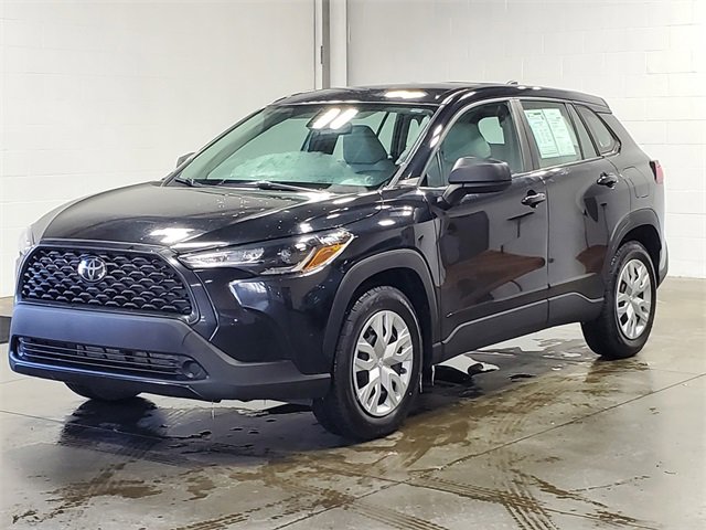 Used 2022 Toyota Corolla Cross L image 2