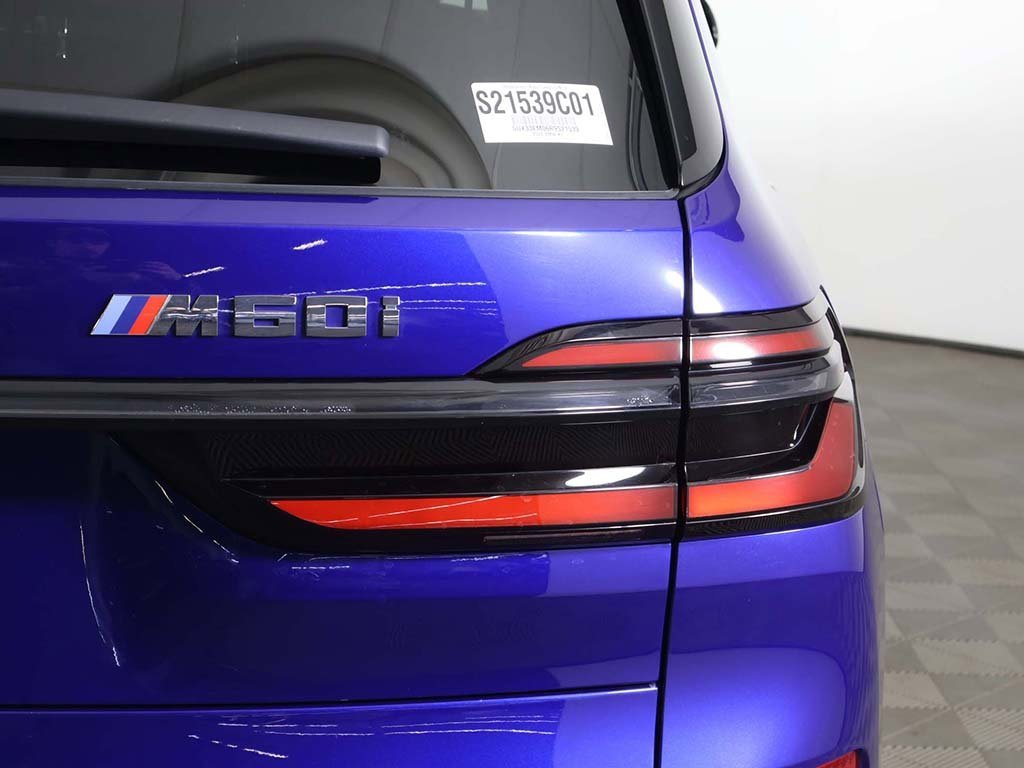 Used 2024 BMW X7 M60i w/ Executive Package image 22