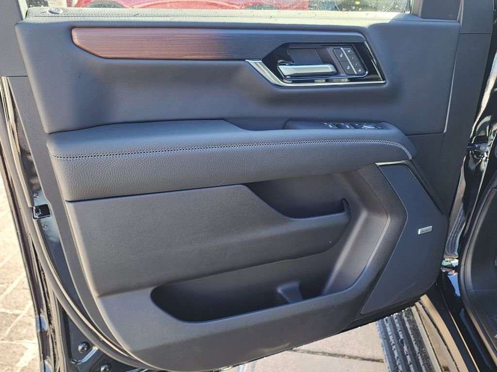New 2026 GMC Yukon XL Denali w/ Denali Reserve Package image 12