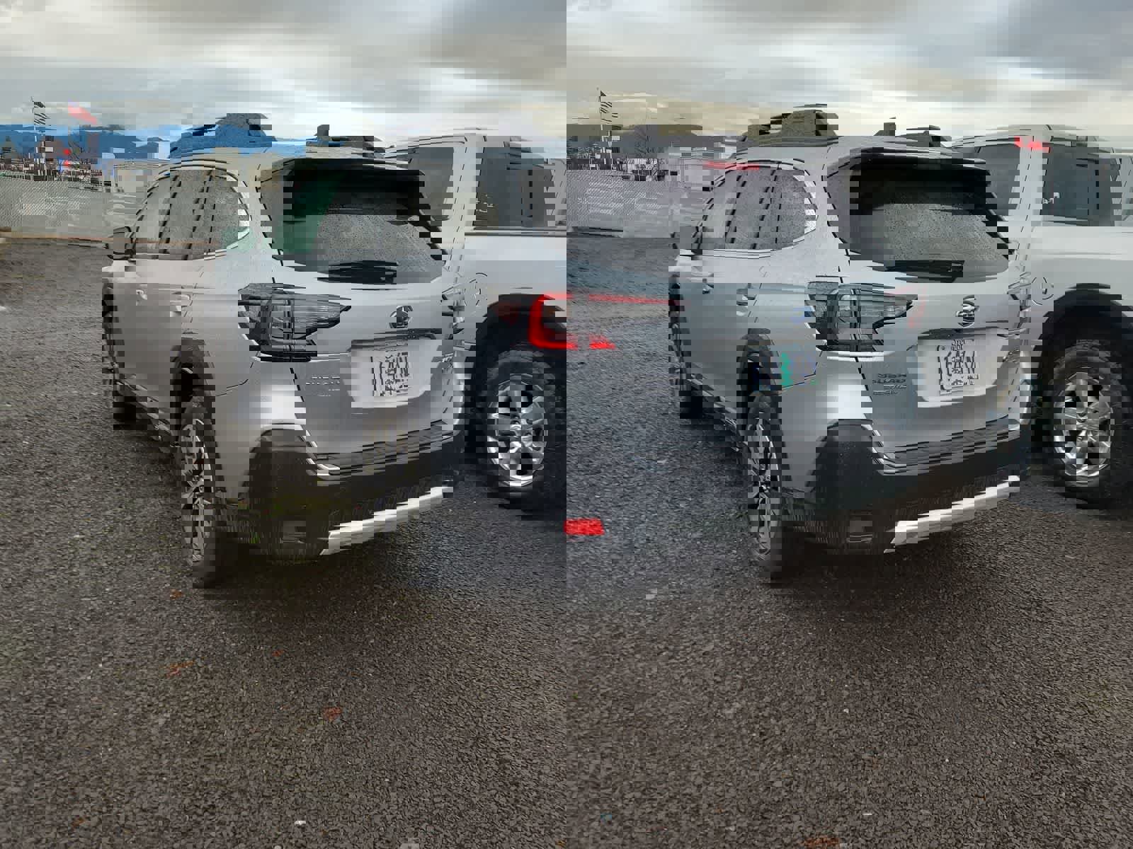 Used 2023 Subaru Outback Limited XT image 3