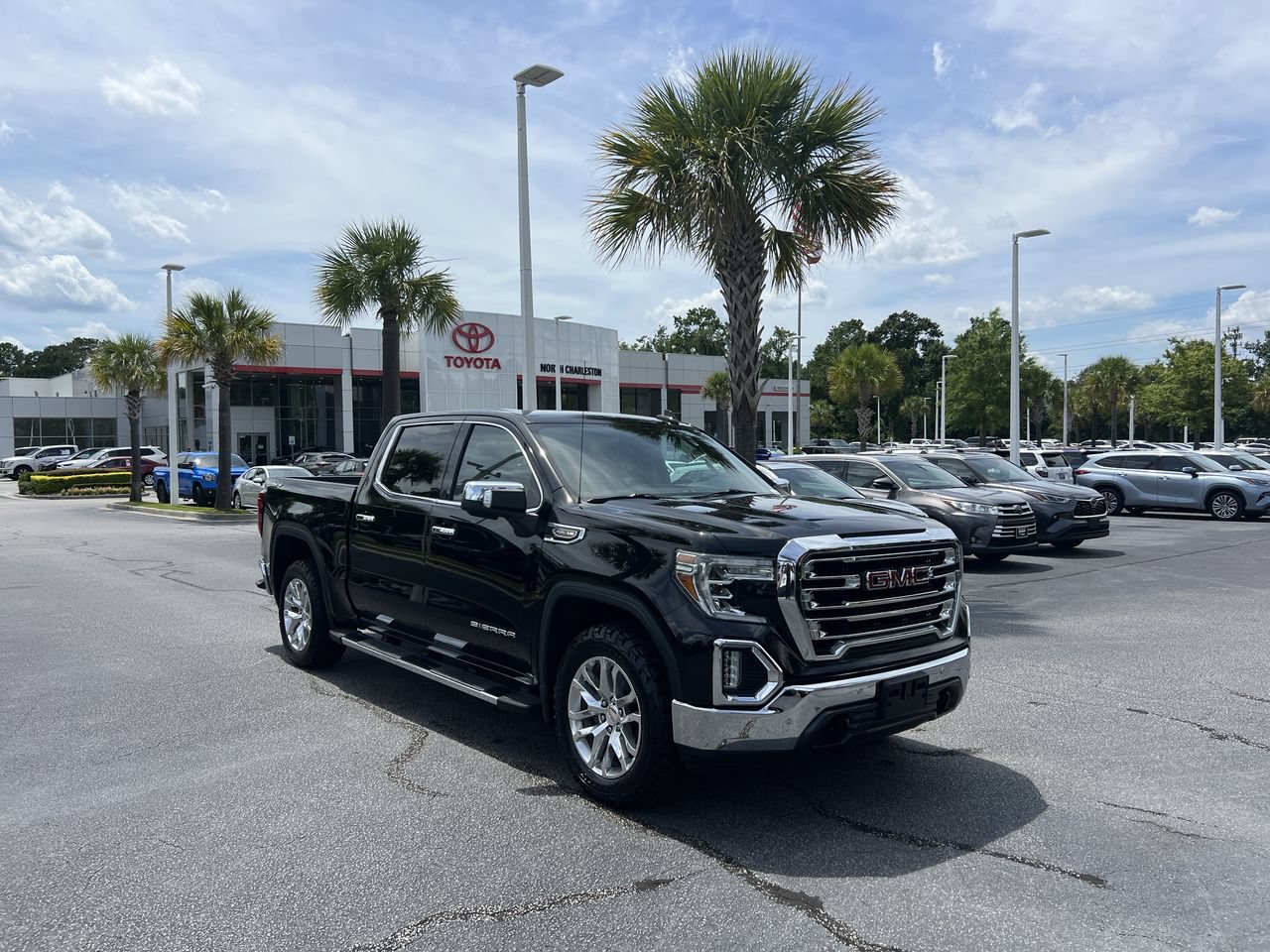 Used 2019 GMC Sierra 1500 SLT w/ SLT Premium Plus Package AWD/4WD image 2