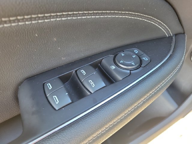 Used 2018 Buick Regal Essence w/ Sights and Sounds Package AWD/4WD image 10