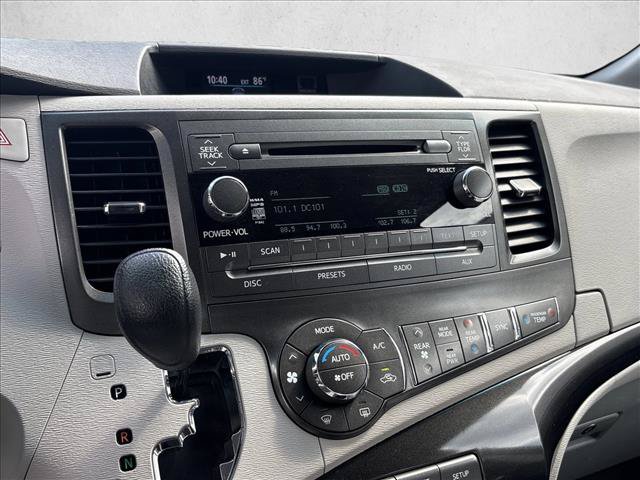 Used 2013 Toyota Sienna LE w/ Towing Pkg FWD image 19